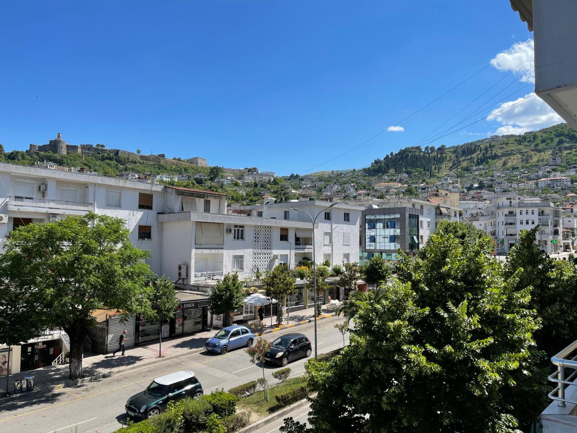 Hotel Freskia Gjirokastër Esterno foto